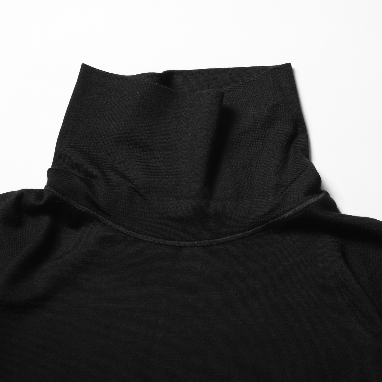 HIGH NECK LONG SLEEVES - Black