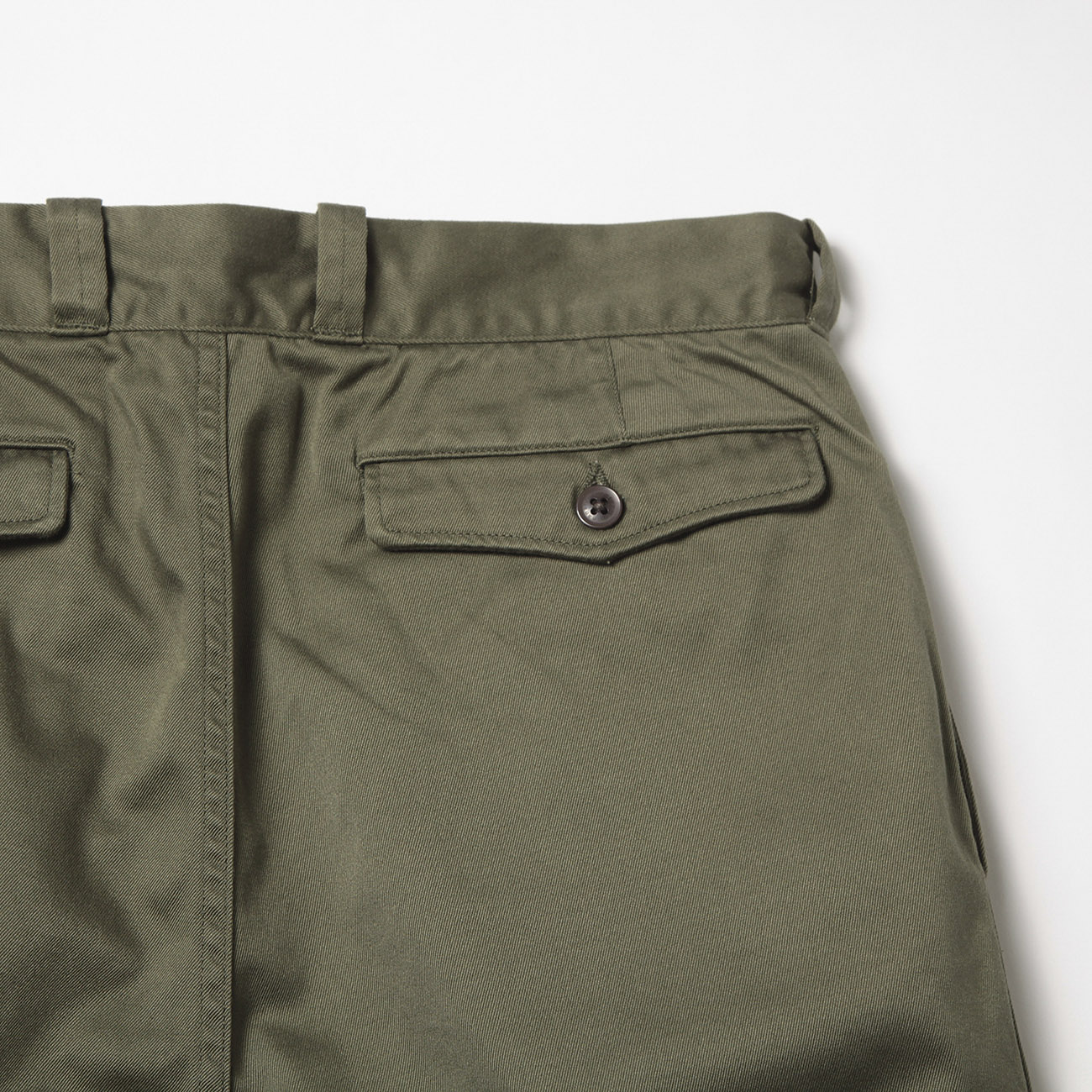 nanamica / ナナミカ | Double Pleat Wide Chino Pants - Moss Green