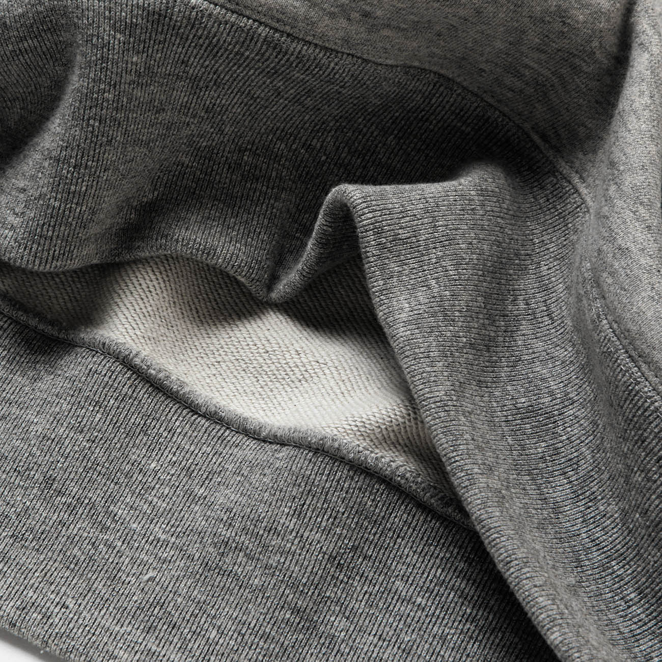 CURLY / カーリー | RAFFY HIGH-CREW NECK P/O plain - Charcoal