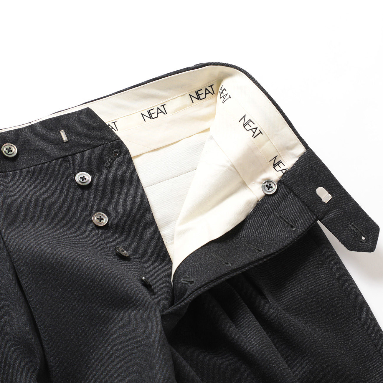 一本は持っておきたいイマ注目の『NEAT / ニート』パンツを