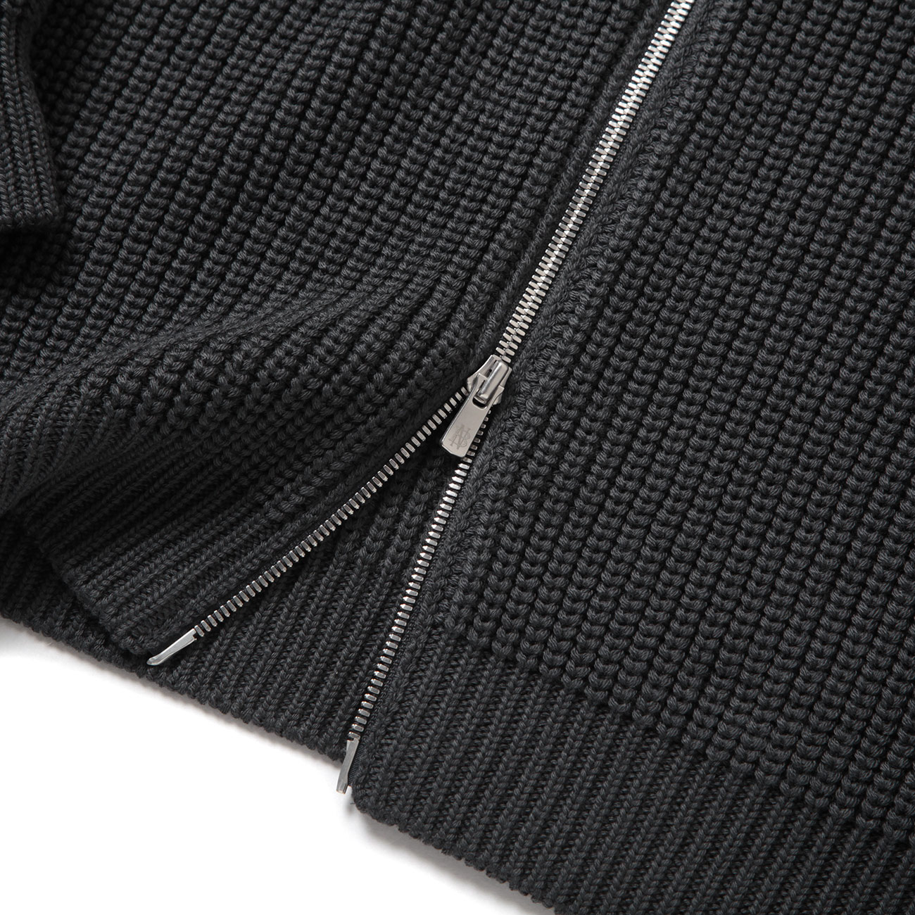 BATONER / バトナー | SIGNATURE DRIVERS KNIT (メンズ) - Charcoal