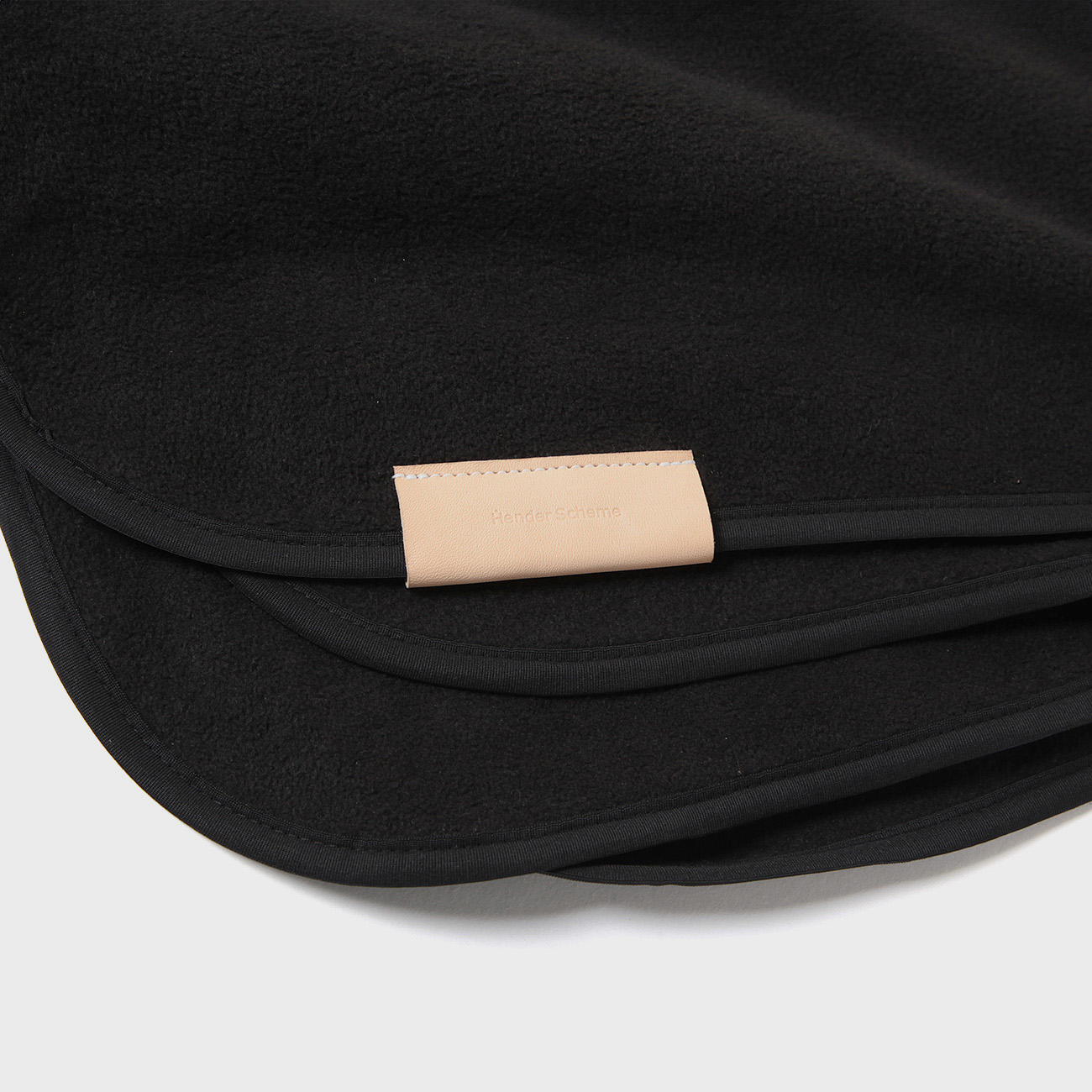 Hender Scheme / エンダースキーマ | fleece blanket M - Black