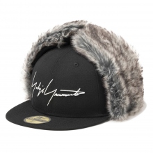 Yohji Yamamoto POUR HOMME / ヨウジ ヤマモト | HE-H85-977-1 New Era W/C/PE BLK 5950 DE YY LOGO FW - Black