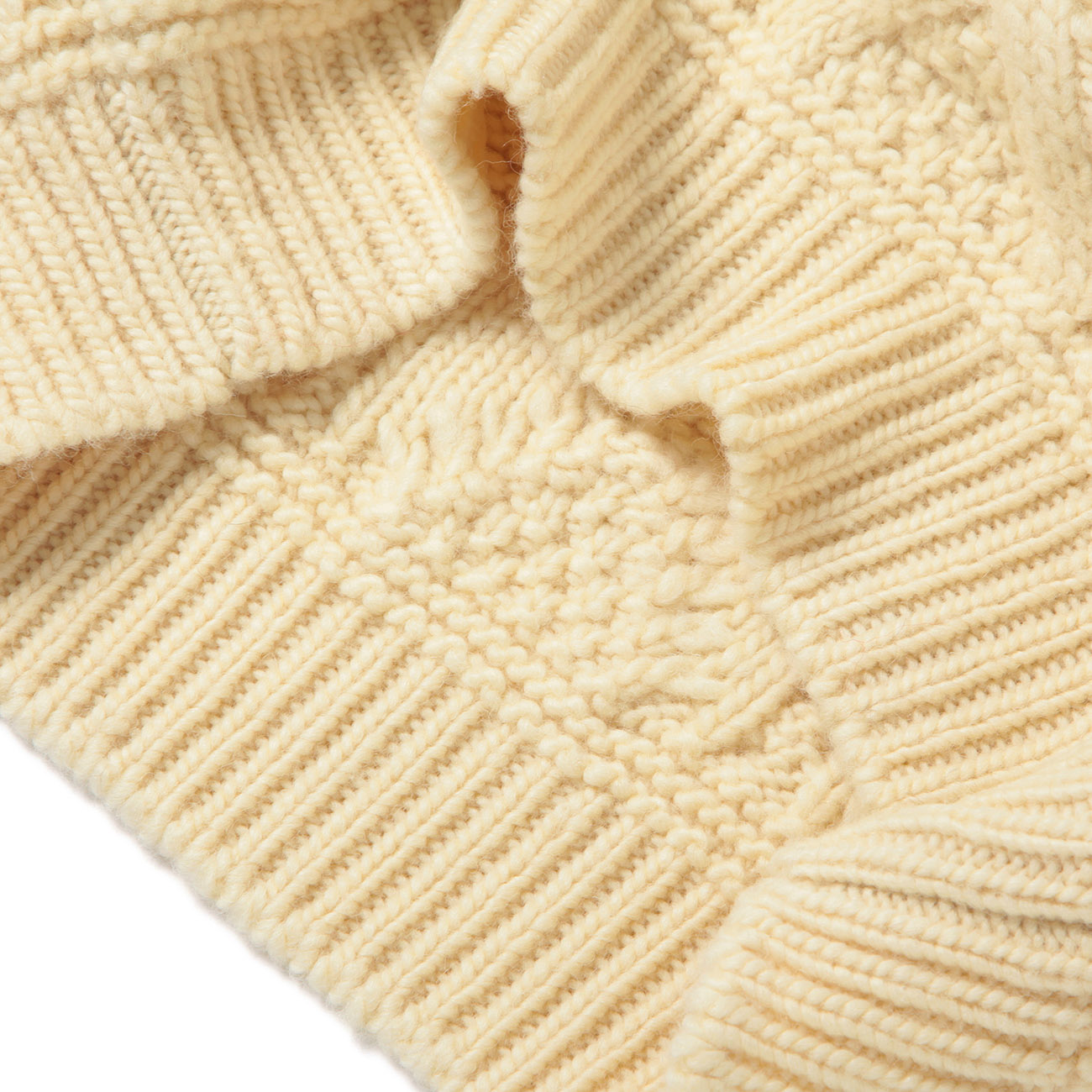 バトナー SPREAD ARAN CREW NECK KNIT ivory