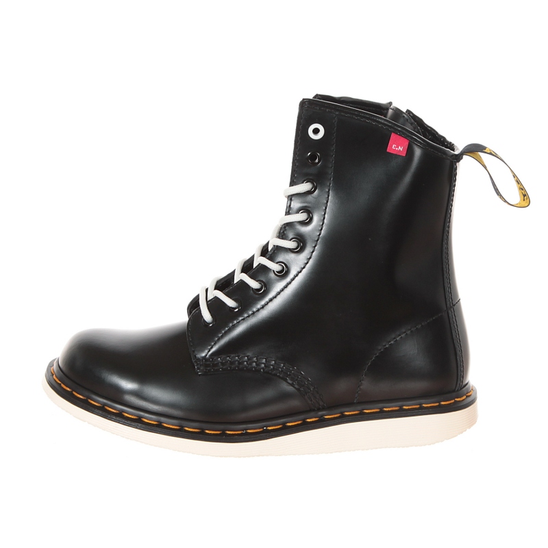 DR.MARTENS BOOTS 「DR.KNOW」