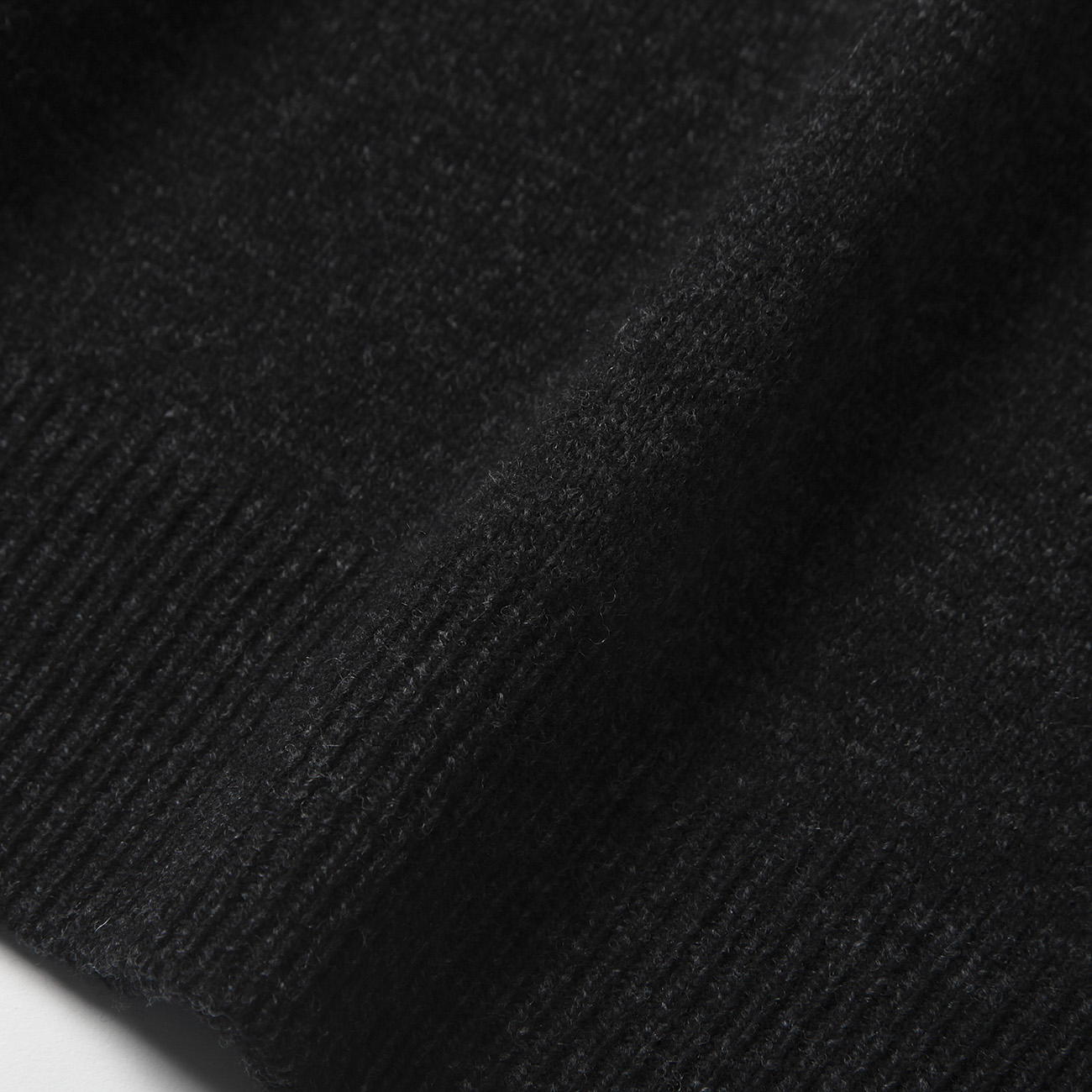 COMOLI / コモリ | ラムズウール クルーネックニット - Black COMOLI / コモリ | ラムズウール クルーネックニット - Black