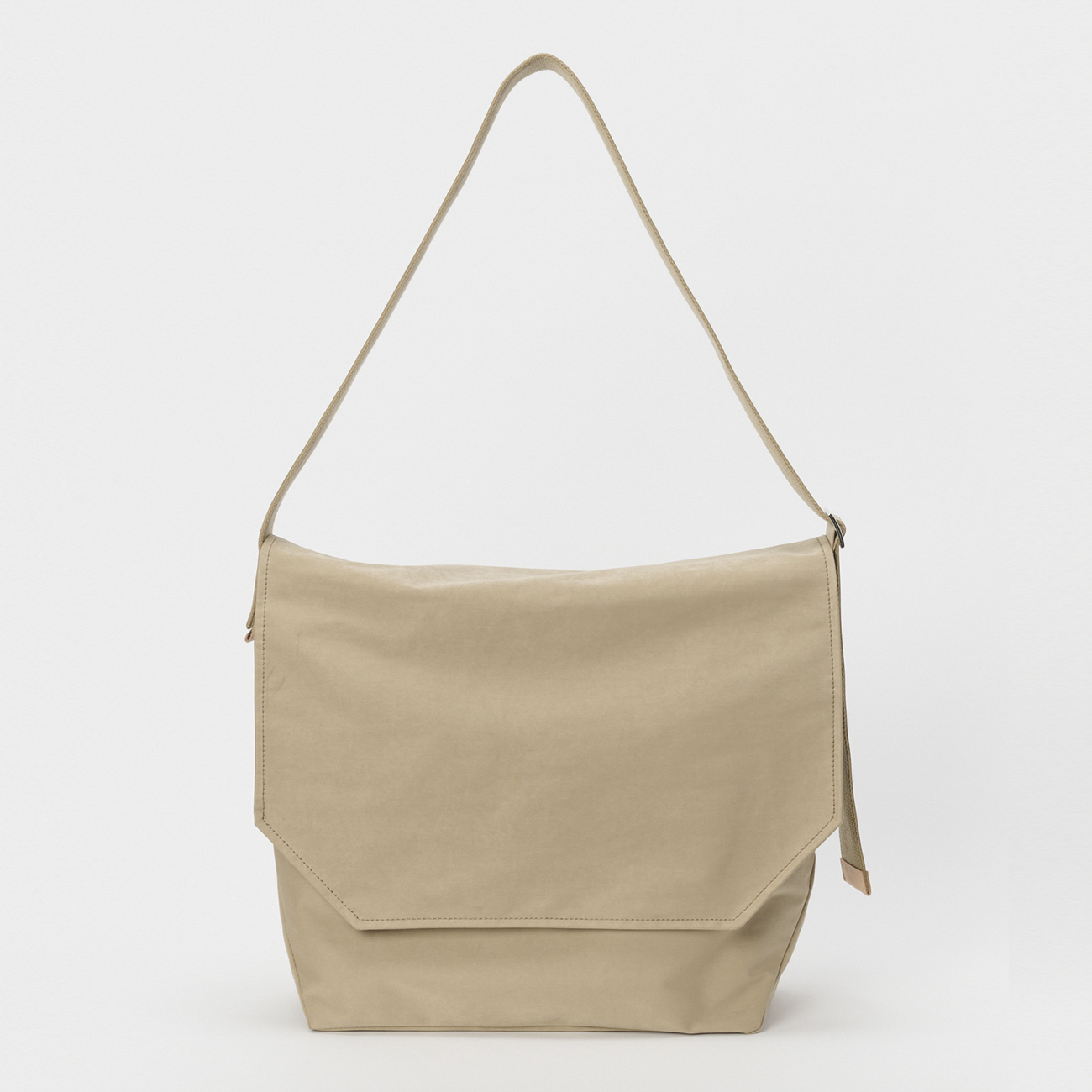 Hender Scheme / エンダースキーマ | flap shoulder big - Beige