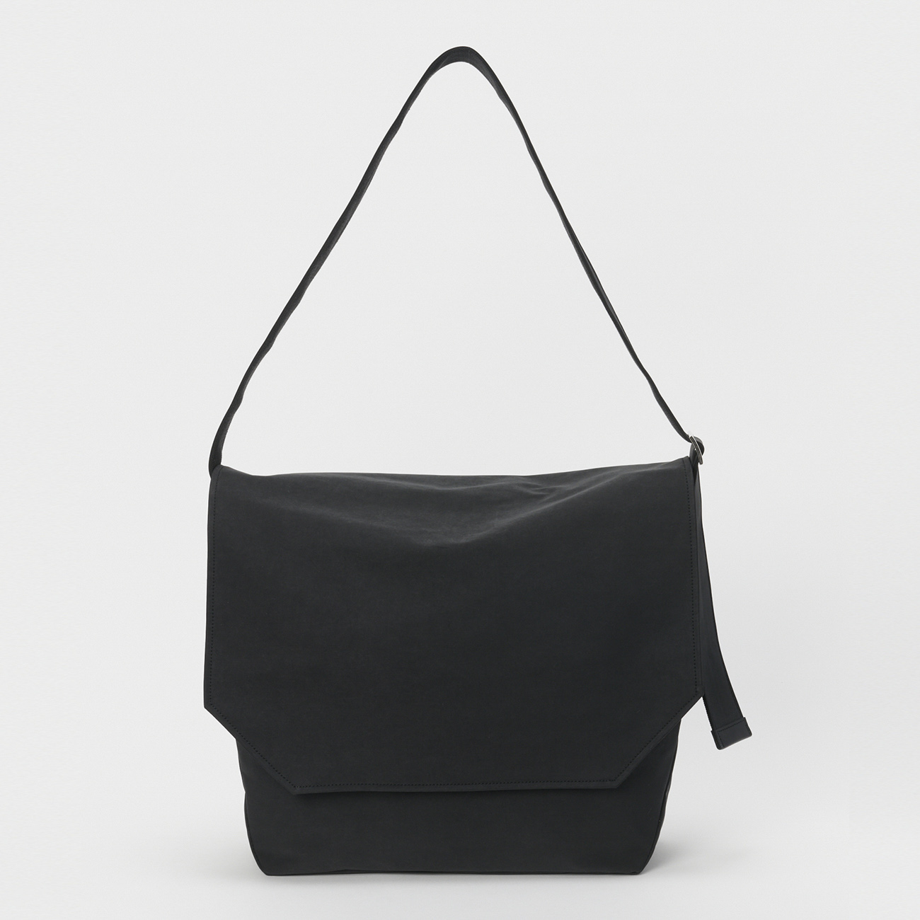 Hender Scheme / エンダースキーマ | flap shoulder big - Black