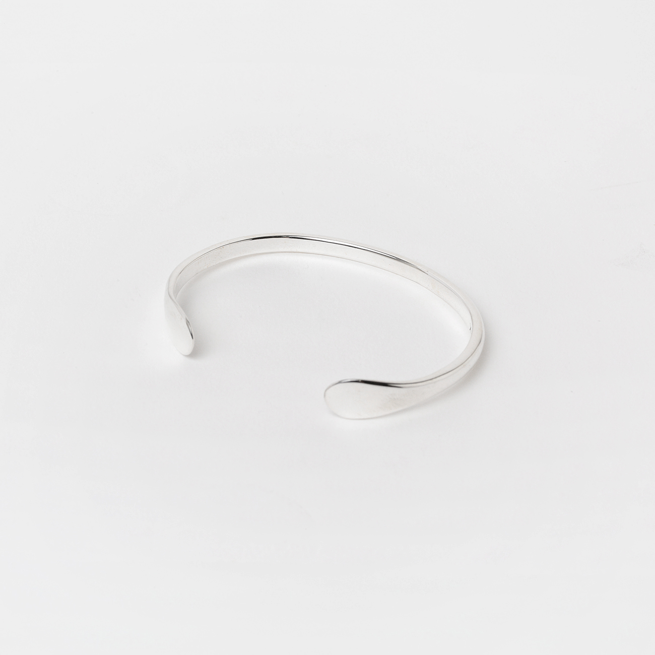 XOLO シルバー オープンバングル CONCAVE FORM BANGLE XOLO（ショロ）の「＜XOLO＞ CONCAVE FORM BANGLE/バングル