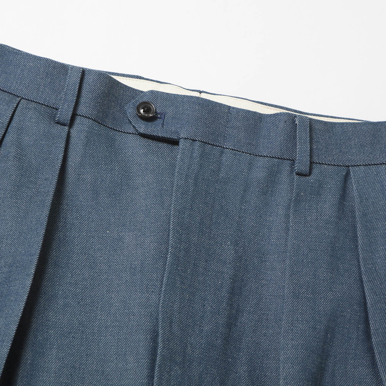 INTERIM / インテリム | SHUTTLE DENIM 2-TUCK WIDE TAPERED SLACKS