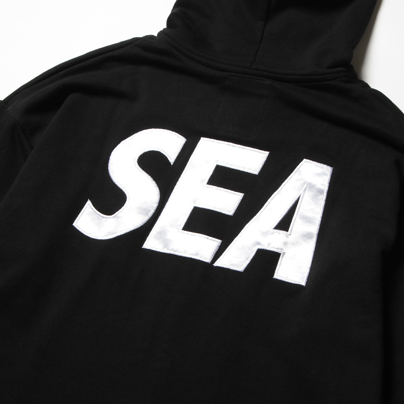 WIND AND SEA / ウィンダンシー | SEA BIG ZIP HOODIE - Black | 通販