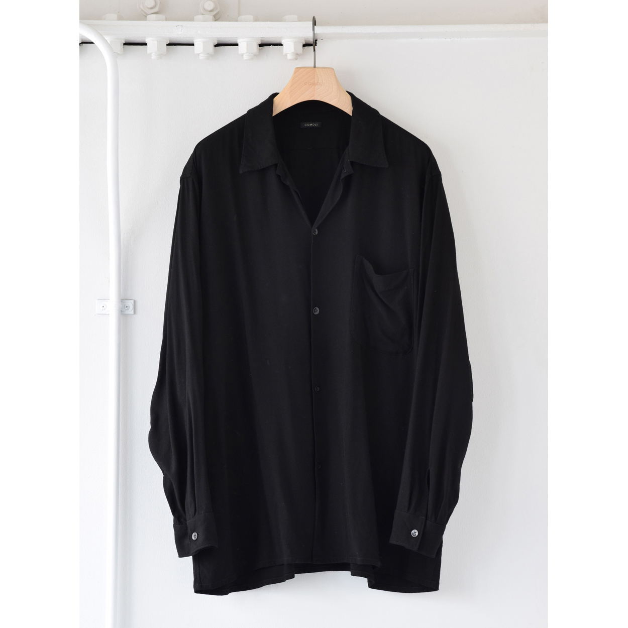 COMOLI / コモリ | レーヨン オープンカラーシャツ - Black | 通販 ...
