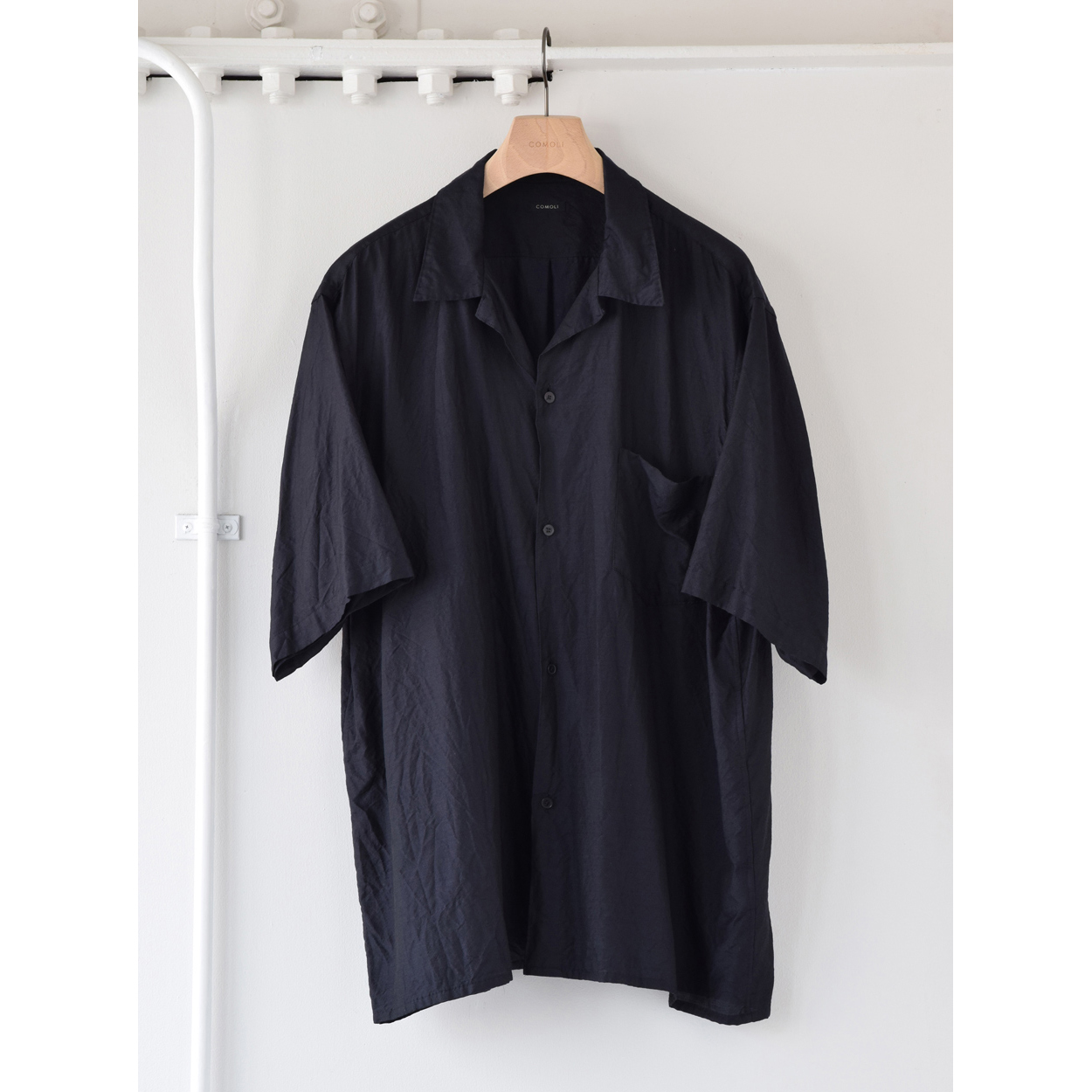 COMOLI / コモリ | ウールシルク 半袖オープンカラーシャツ - Navy ...