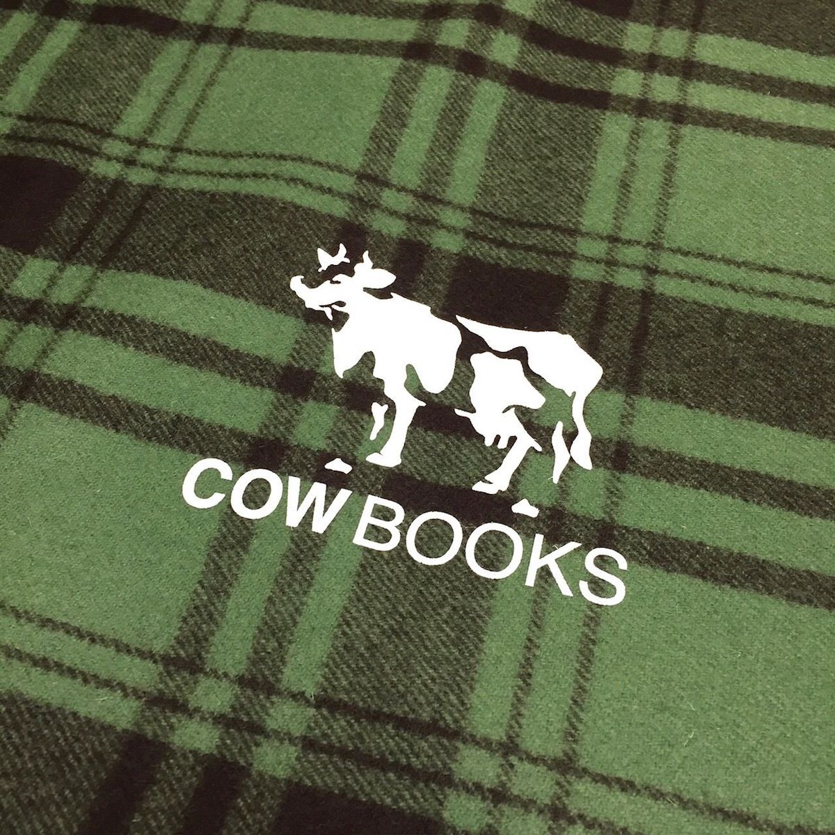 COW BOOKS / カウブックス | Reading Blanket - Green × Brown | 通販