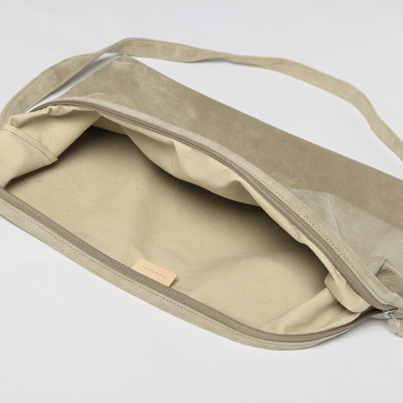 Henderscheme pig Sacco S ベージュ Hender Scheme (エンダースキーマ) pig sacco S / ピッグサッコ S