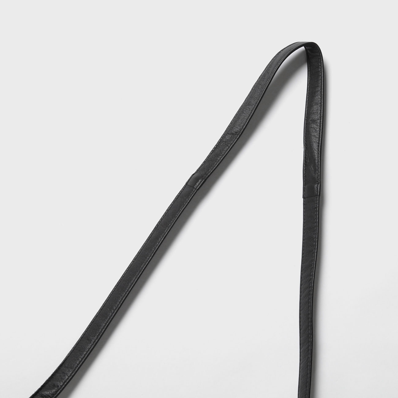 Hender Scheme / エンダースキーマ | cow shoulder big - Black | 通販 