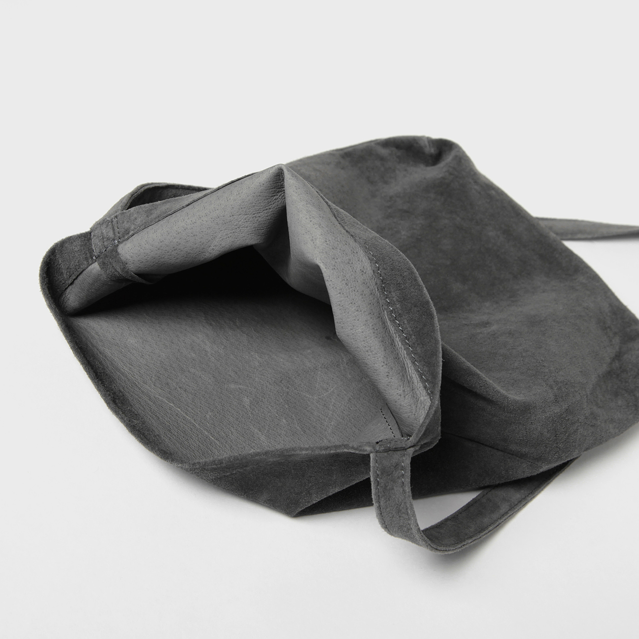 Hender Scheme / エンダースキーマ | pig shoulder big - Dark